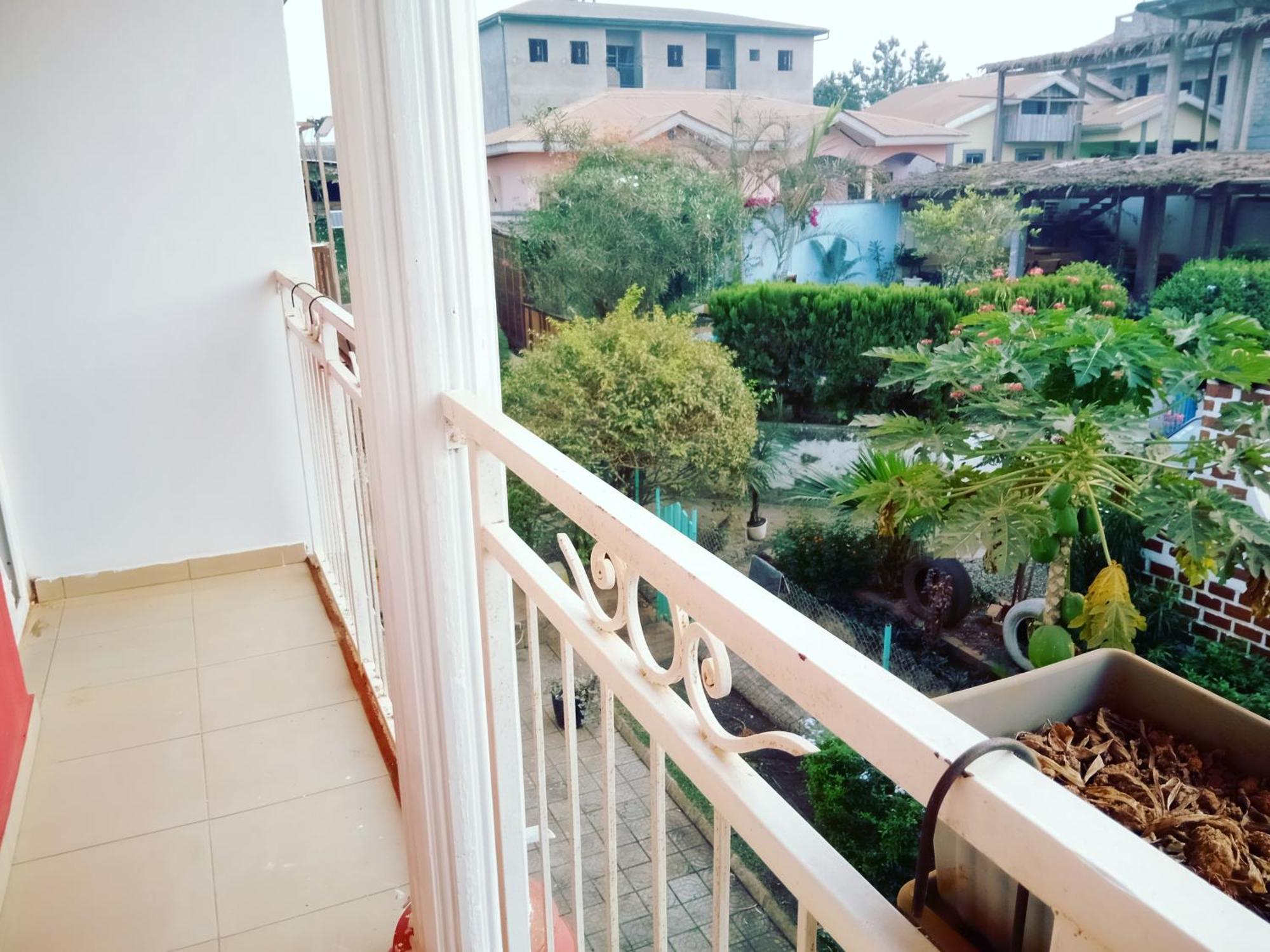 Residence Jardin Tropical Yaounde Bagian luar foto